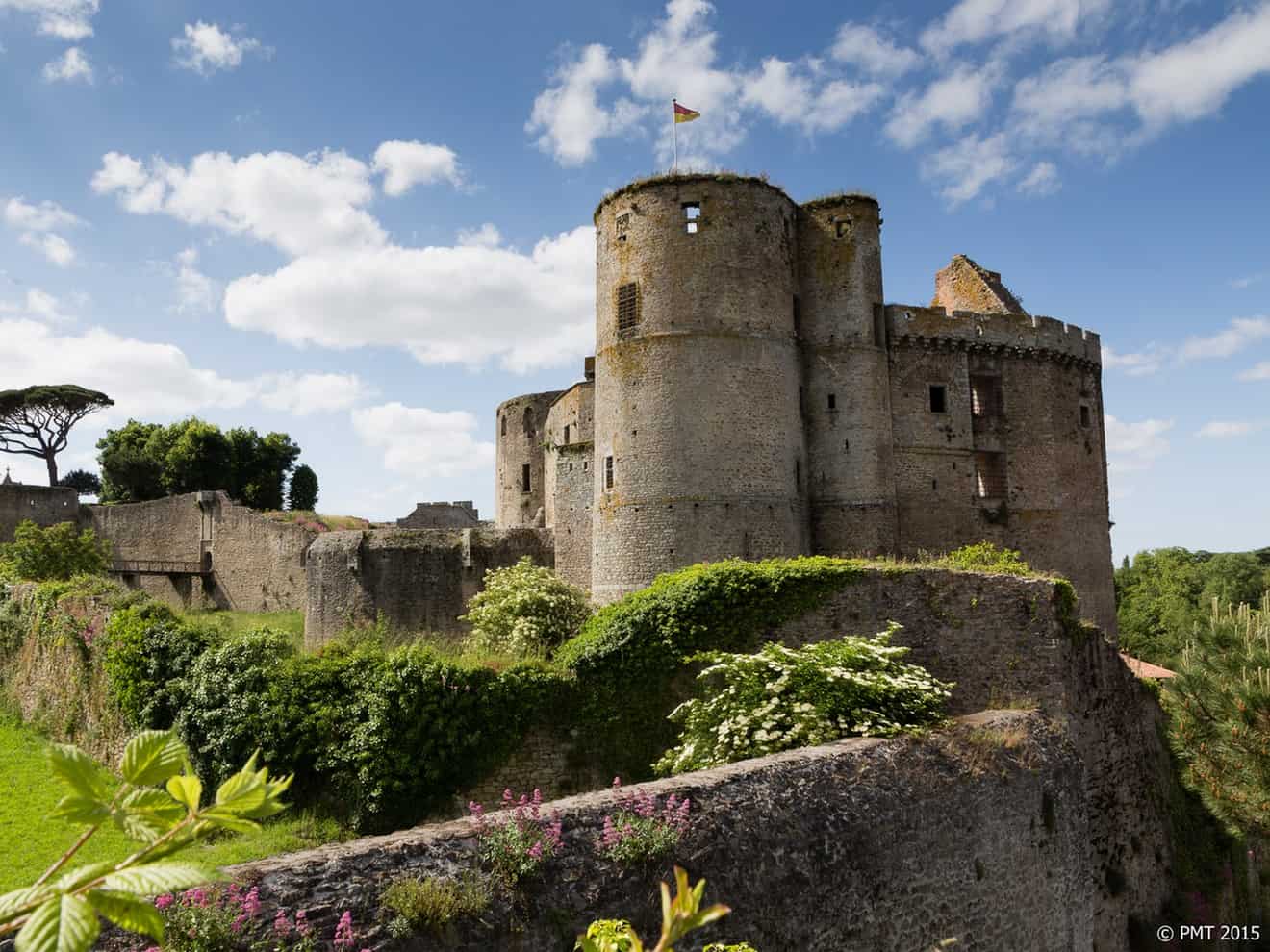 Le Chateau De Clisson Forteresse Imprenable Val De Loire Le Chateau De Clisson Forteresse Imprenable Val De Loire