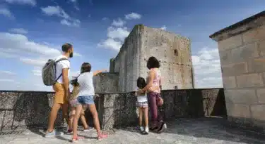 ot-loches-sud-touraine-famille-donjon-loches