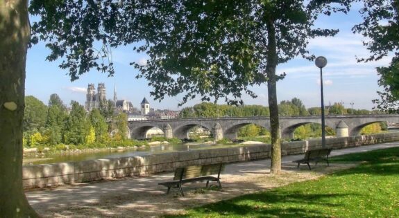 orleans-pont-royal-cathedrale-zebulon72-c0-1320x990