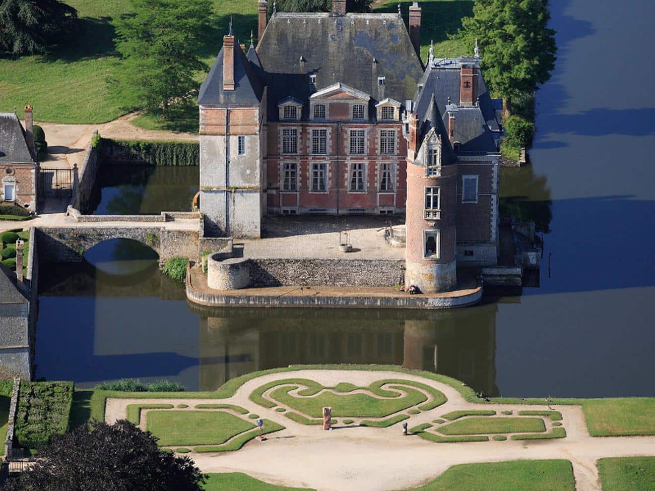 château de la bussière vue aérienne