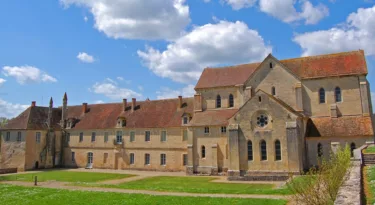 Noirlac, une abbaye cistercienne paisible et vivante