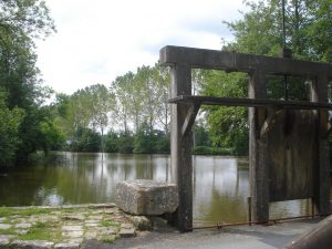 Pont-écluse à Clavières, Ardentes