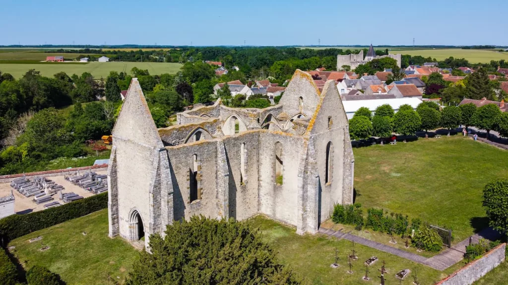 yevre-le-chatel 
crédit photo : adobe stock 