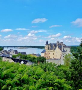 loire à vélo montsoreau-village-anjou