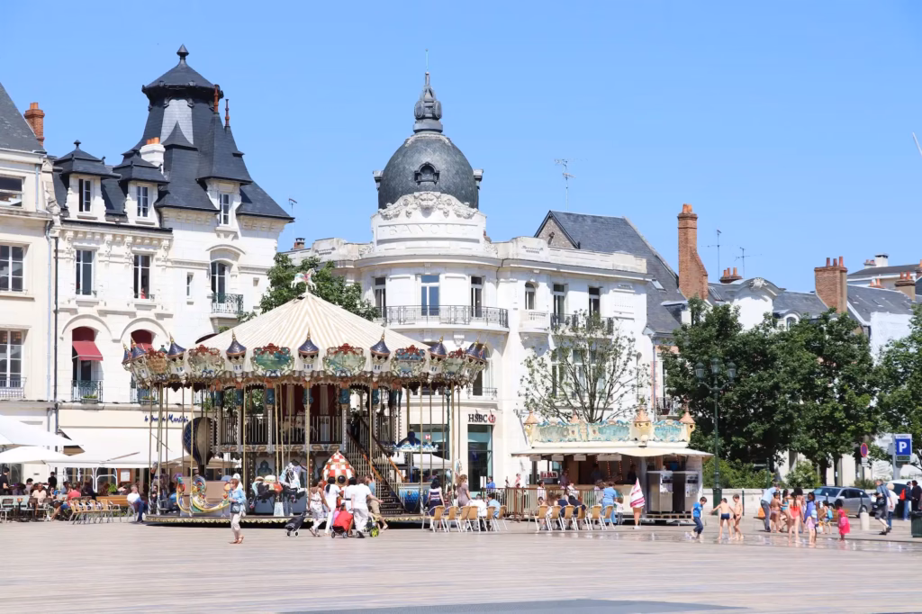 que faire cet été Orléans ? place du martroi