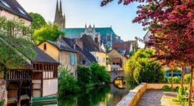Chartres-Shutterstock