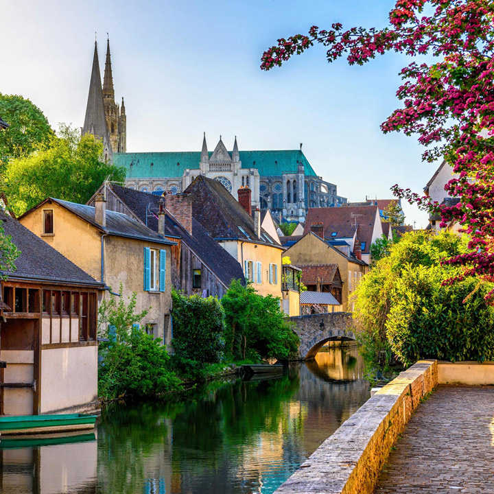 Chartres-Shutterstock-miniature