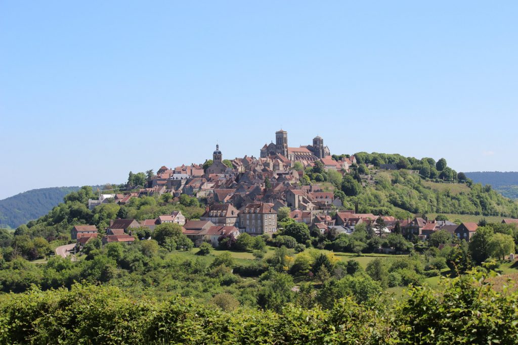 panorama-vezelay-colline-basilique-agnes-millot-OT-Grand-Vezelay