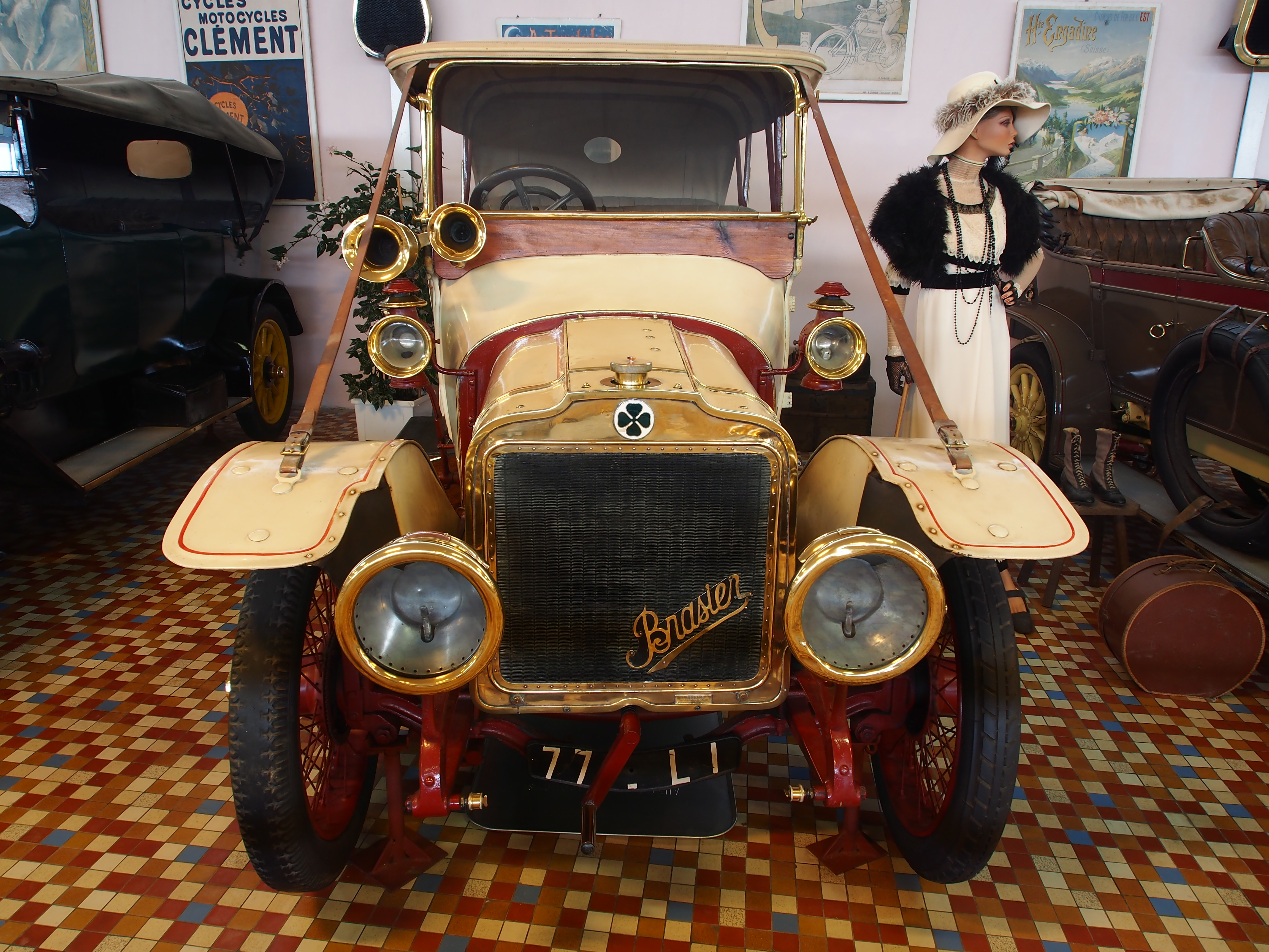 Voiture ancienne musée de l'automobile Valençay