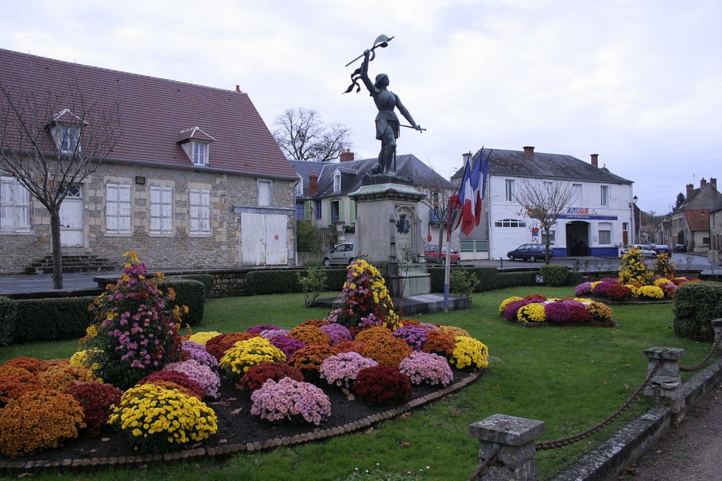 Saint-Pierre-le-Mouthier, Statue de Jeanne d'Arc