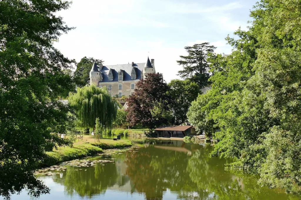 Village Montrésor Crédit photo : Adobe Stock