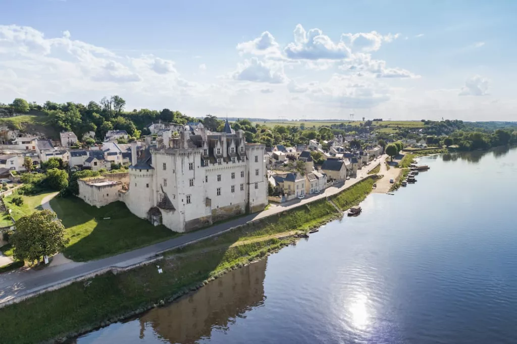 Village Montsoreau 
Crédit photo : Adobe Stock