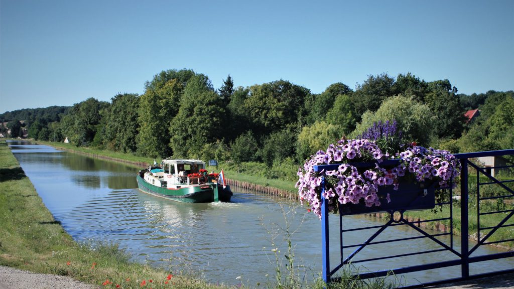 Le Canal Latéral à la Loire, Léré