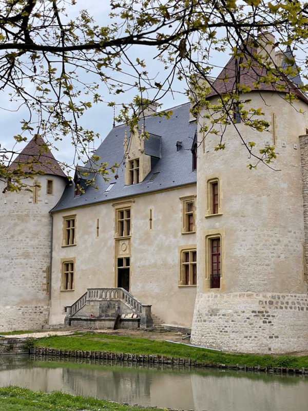Chateau d'ainay le vieil