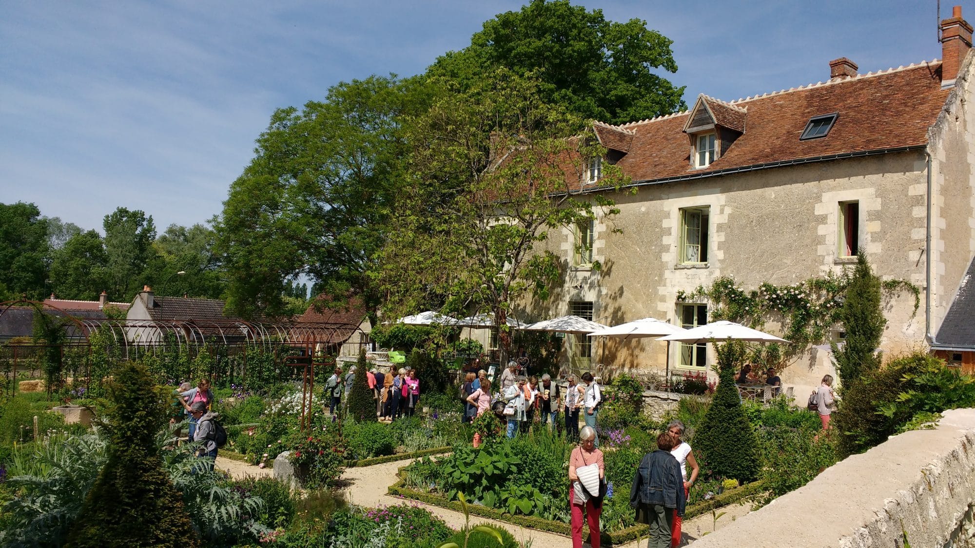 Chédigny Jardin de curé presbytère