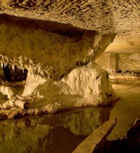 Les grottes pétrifiantes de Savonnières