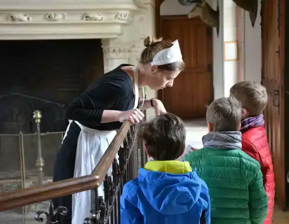 visites guidées avec costumes au château de Montpoupon
