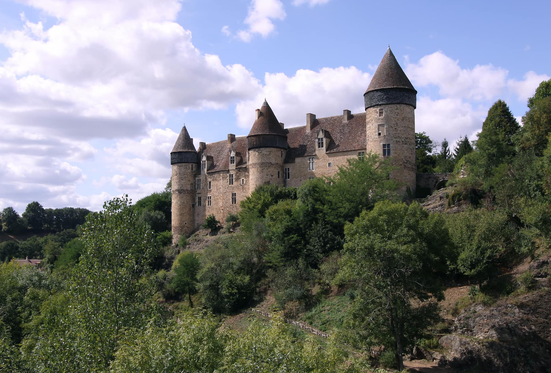 chateau-culan-cc-Manfred Heyde(wikimedia)