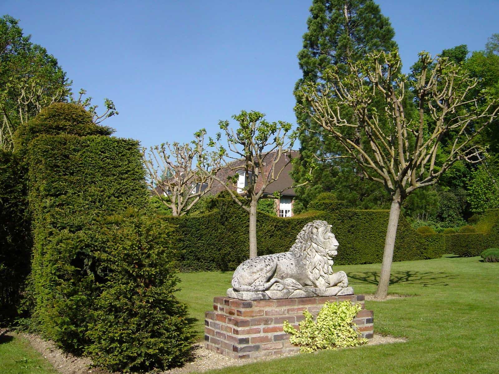 Statue dans les jardins du Grand Courtoiseau