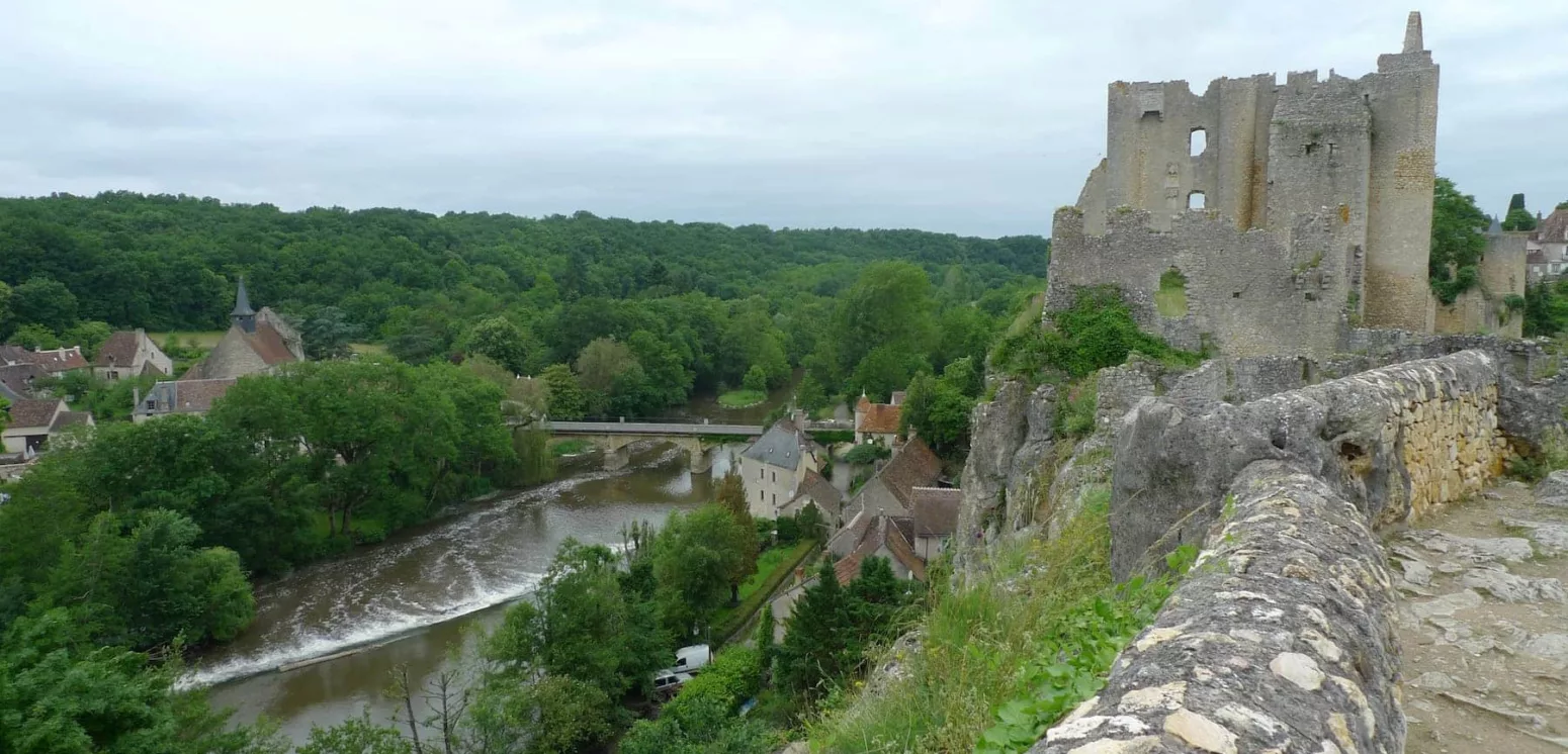 Angles-sur-l'Anglin dans le Poitou
