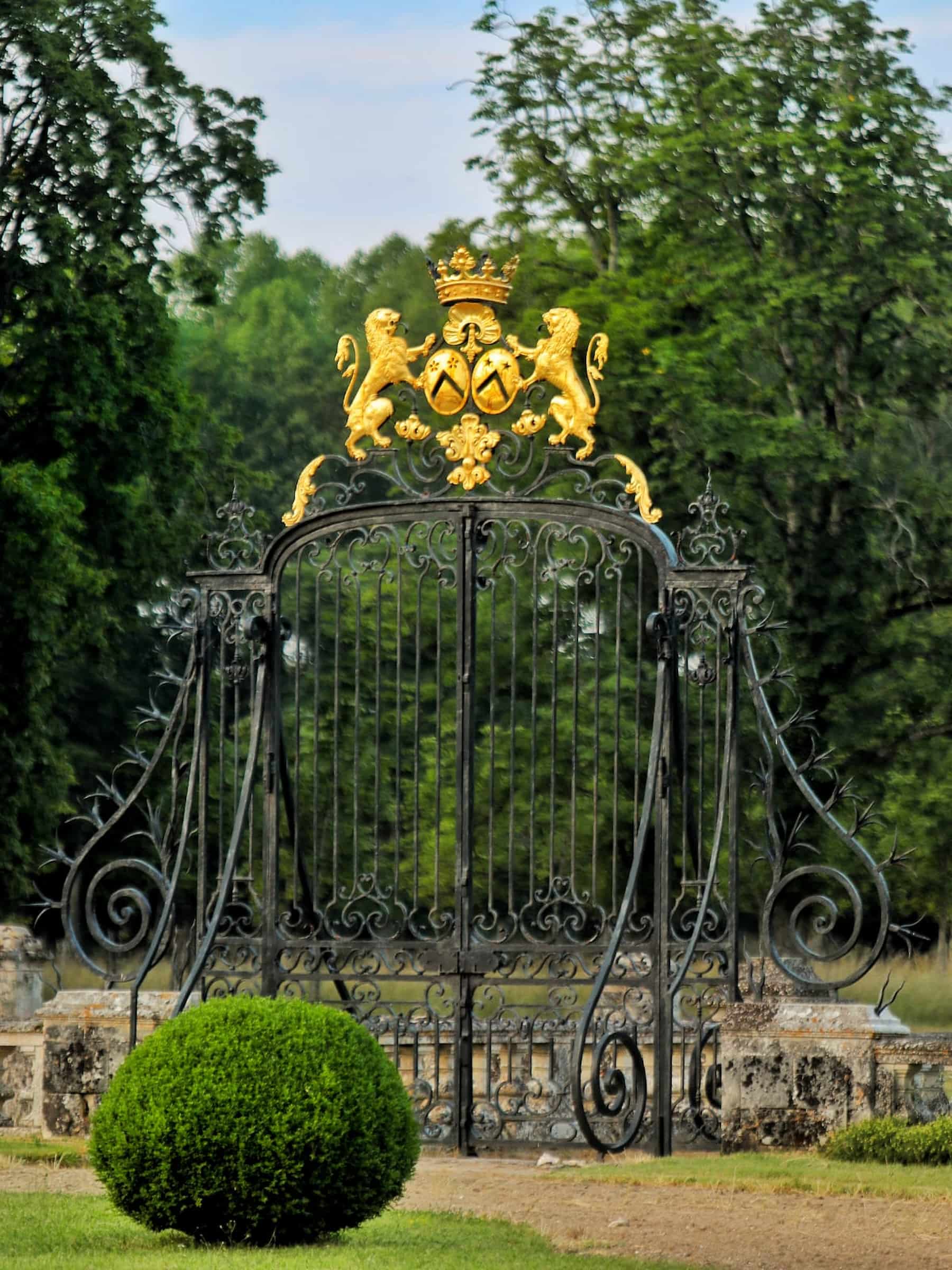 La grille d'honneur du château de Champchevrier