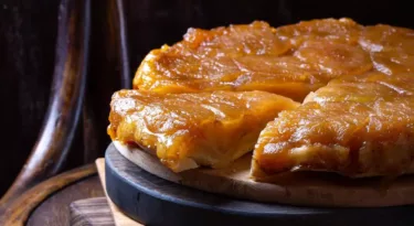tarte tatin prête à être dégustée