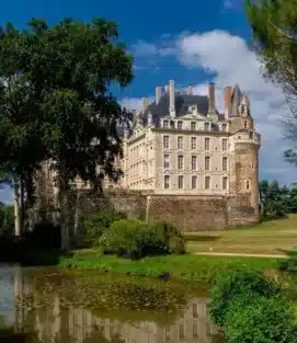 le chateau de Brissac le géant de la vallée de la Loire