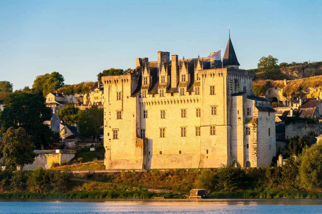 Château de Montsoreau Le château de Montsoreau : une alliance entre art contemporain et architecture médiévale
