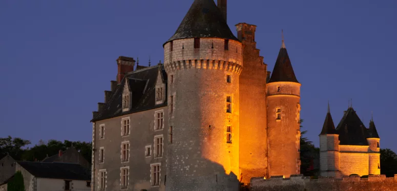 chateau de montpoupon nuit des chateaux