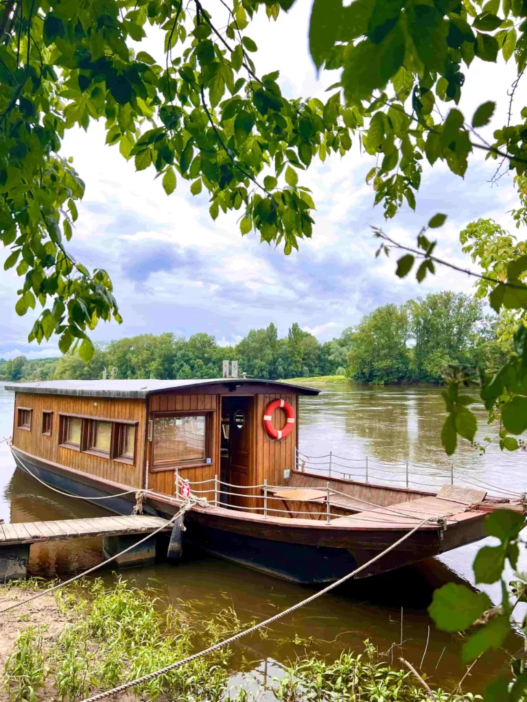 La Toue Reine - Bateau - logement insolite Indre-et-Loire