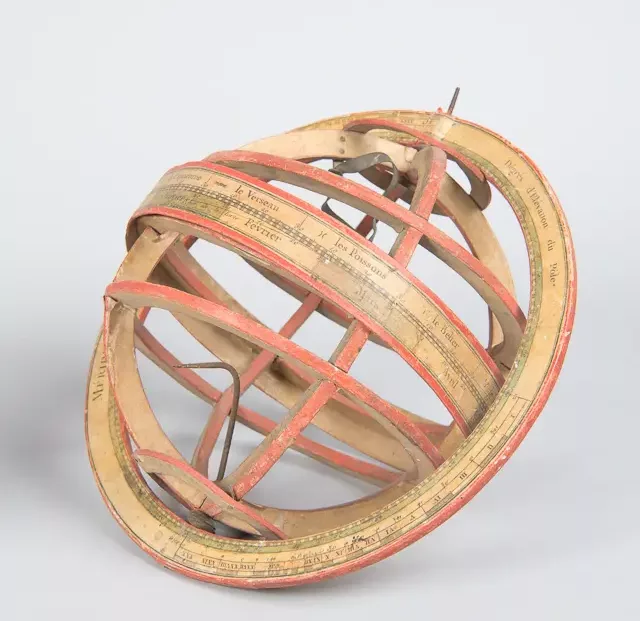 Sphère armillaire XVIIIe musée insolite d'Art et d'Histoire Baugé Baugeois Vallée Anjou musées insolites