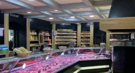 Vitrine boucherie-charcuterie traiteur PETIT