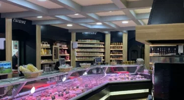 Vitrine boucherie-charcuterie traiteur PETIT