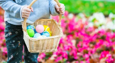 Chasse aux œufs Venez fêter Pâques dans le Cher et dans la Nièvre en 2025 Crédit photo : Envato