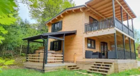 Rendez-vous au « Domaine de la Cabane Verte » au lac des Settons Crédit photo : Domaine de la Cabane Verte