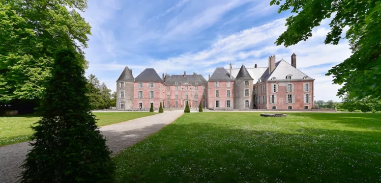 Château de Meung-sur-Loire Crédit photo : Adobe Stock