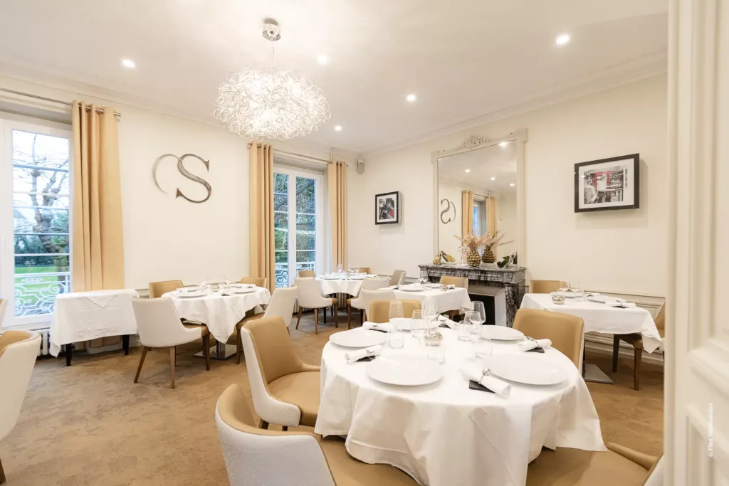 coté saveurs restaurant gastronomique la Chapelle-Saint-Mesmin tables
