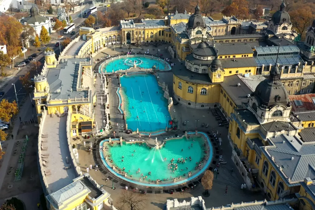 Eaux thermales à Budapest en Hongrie
