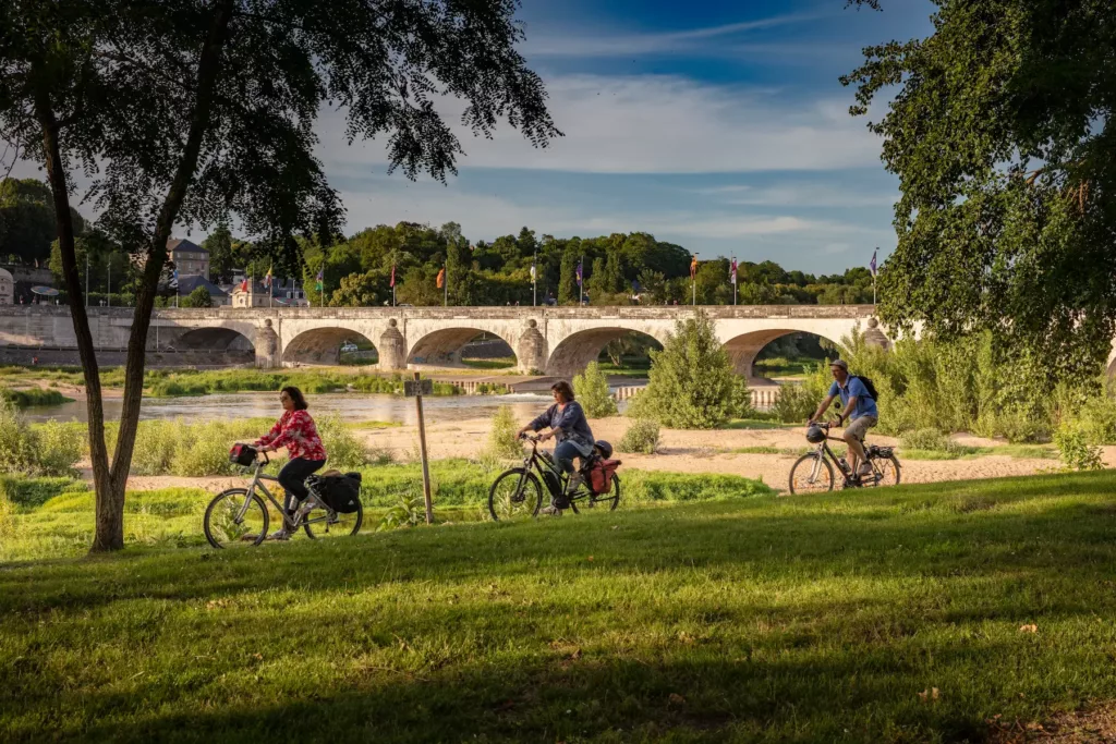 Balade à vélo quai de Loire Tours