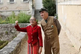 Personnes animant une visite théâtralisée du château de Baugé