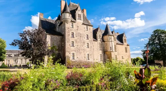 Château de Bauge et Hôtel Dieu