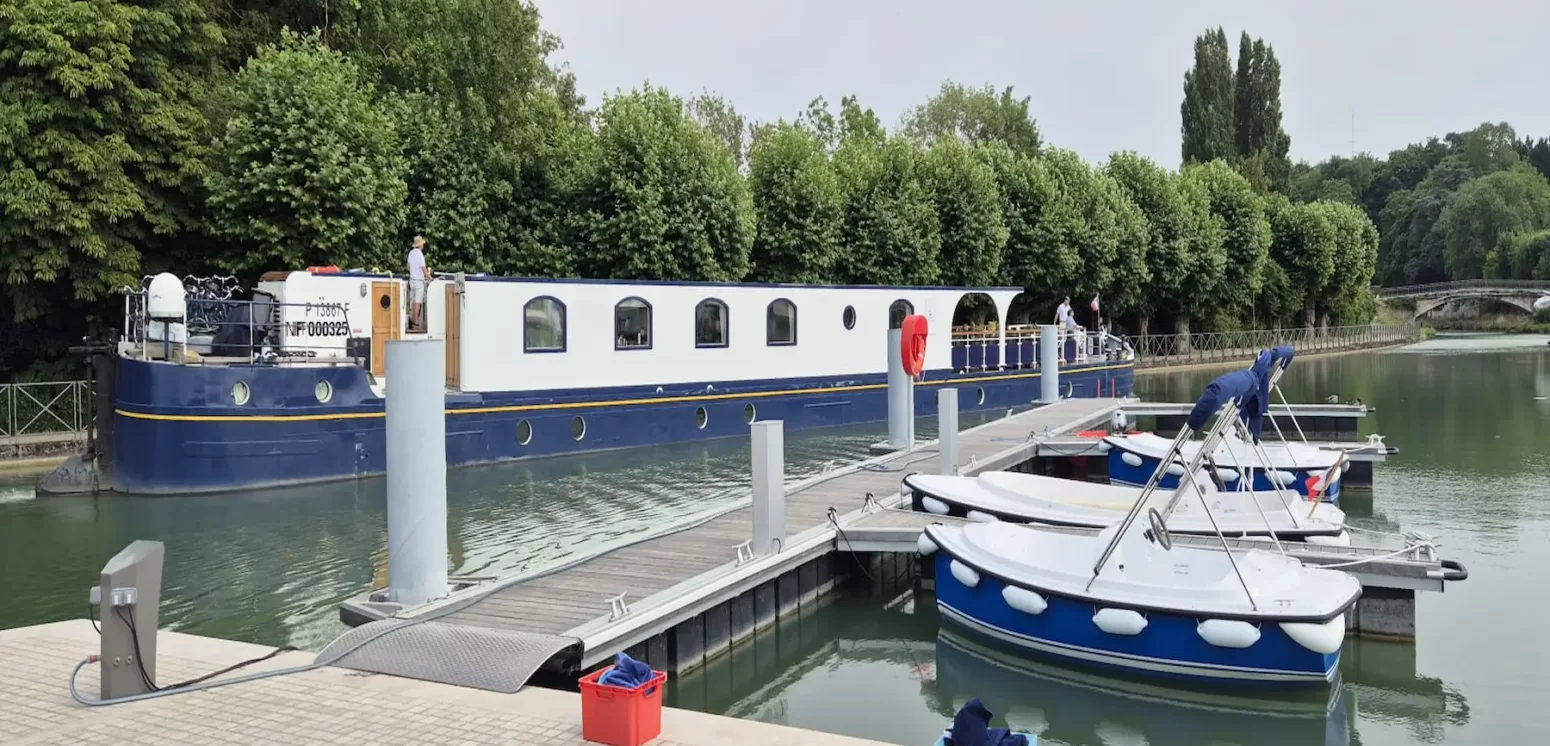 Bateaux accostés au port Mille Sabords
