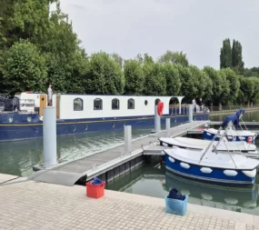Bateaux accostés au port Mille Sabords