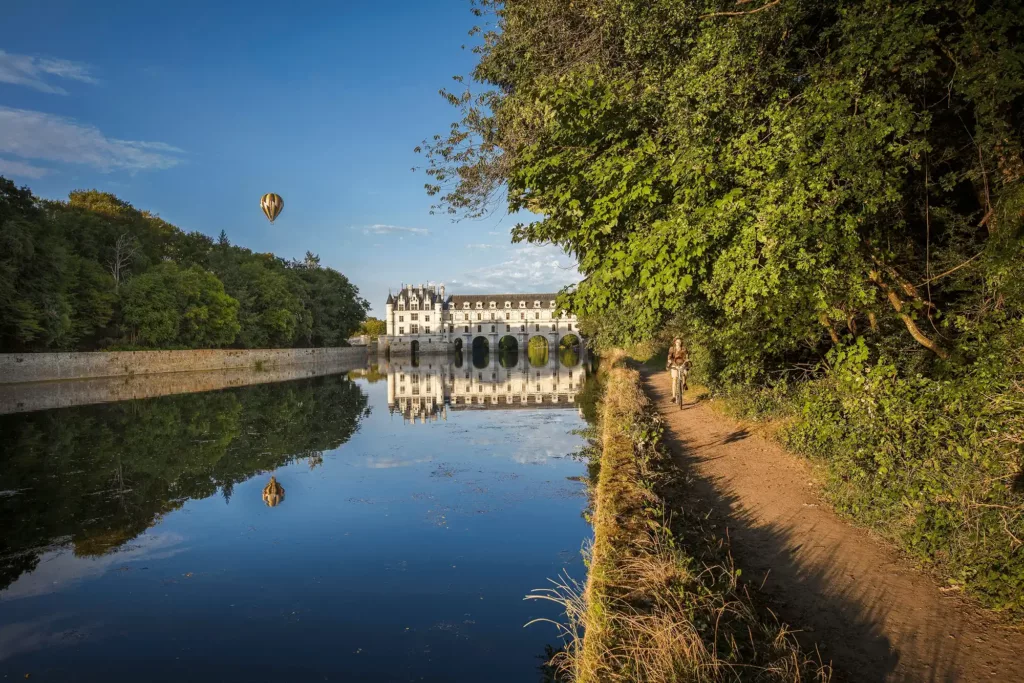 cycliste revenant du château de Chenonceaux