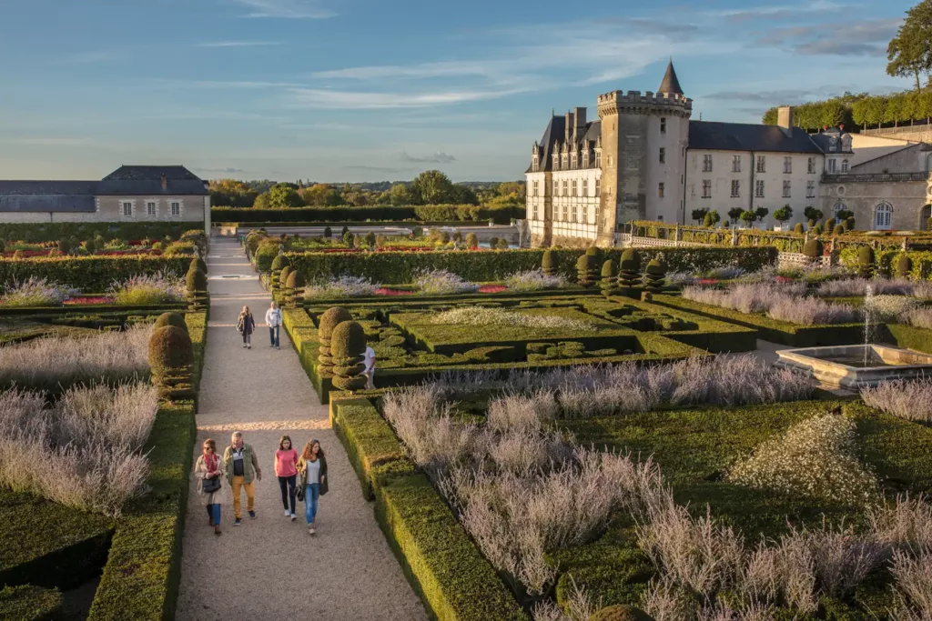 Vue sur le château et les jardins de Villandry