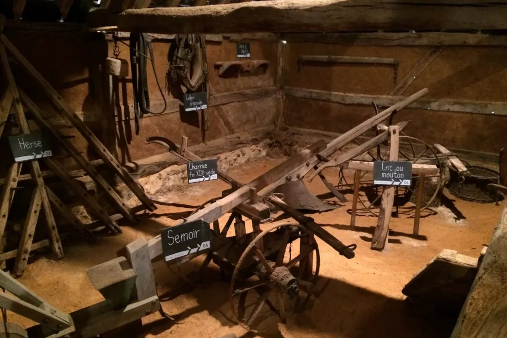 Grange pyramidale intérieur