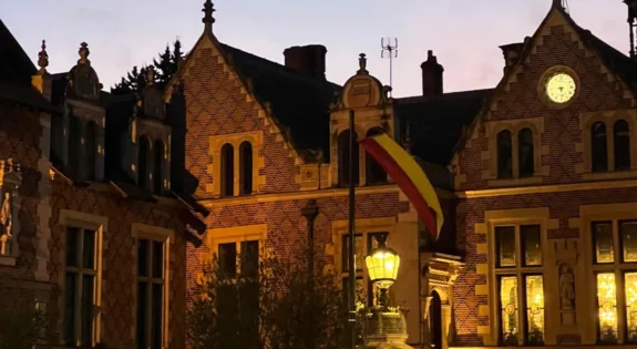 Bannière Hotel Groslot Orleans 45 cc My Loire Valley Eve N