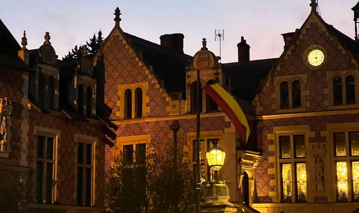 Bannière Hotel Groslot Orleans 45 cc My Loire Valley Eve N