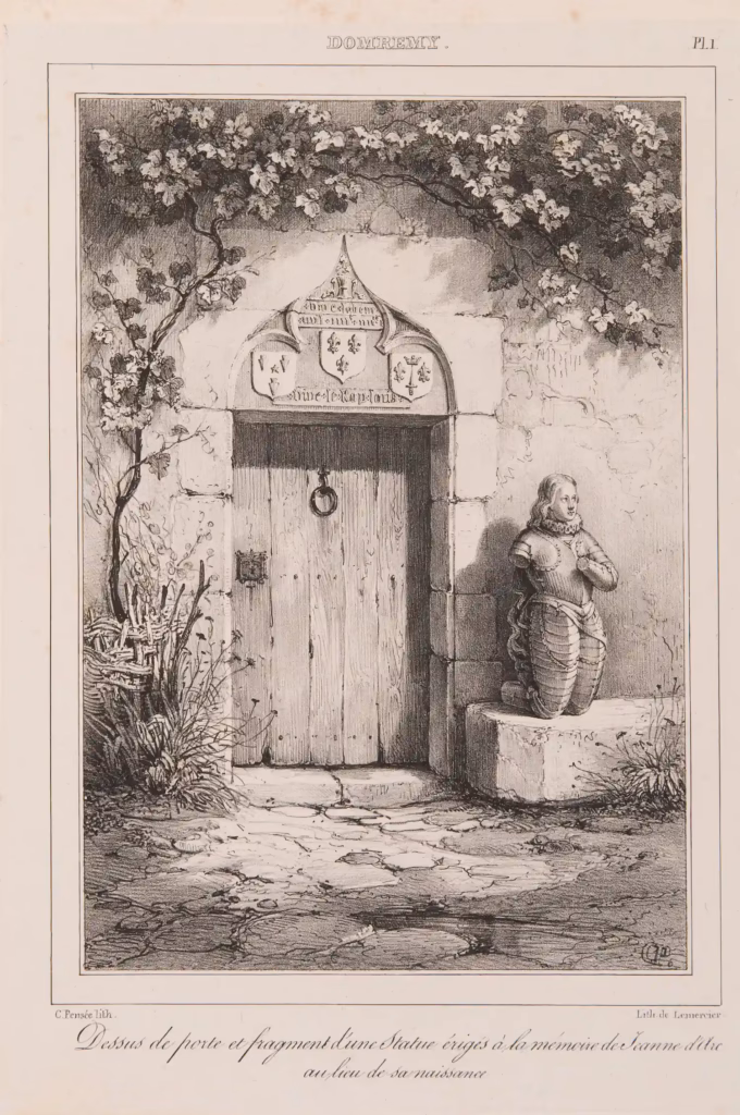 Charles Pensée, Domrémy - Dessus de porte et fragment d’une statue érigés à la mémoire de Jeanne d’Arc au lieu de sa naissance. Planche n°1 des Monuments anciens et modernes érigés en France en l’honneur de Jeanne d’Arc par Prosper Jollois et Charles Pensée, 1834. Orléans, Centre Jeanne d’Arc, inv. 00.173.232