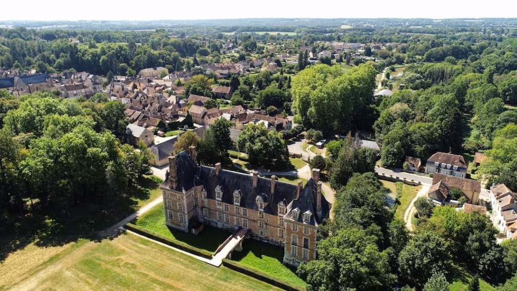 Château de Saint-Amand-en-Puisaye (Nièvre)